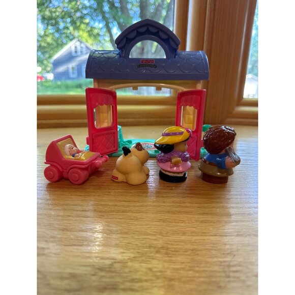 Fisher-Price Little People Playtime Pals Tea Party Playset 4 Figures - Picture 7 of 9